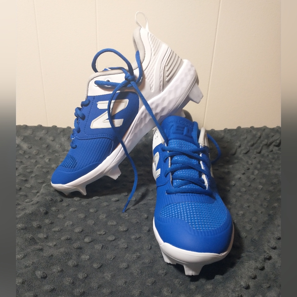 NWOB New Balance Fresh Foam Velo V3 (SPVELOB3) Molded Softball Cleats - Size 7.5